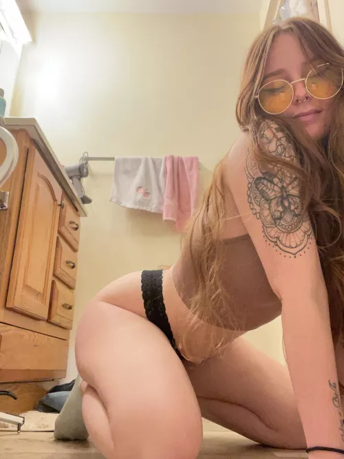 [F] 21, first time here :) by pale_girl_929