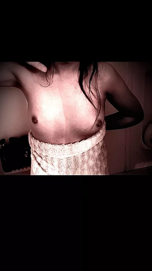 (F) 24 First time post be nice by Budget_Skin