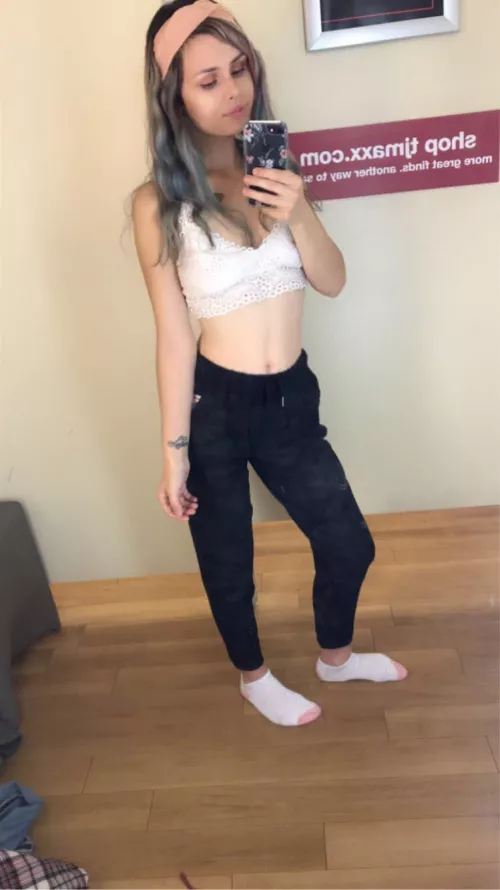 F 25 mom of two boys ❤️ by LoveApprehensive7290