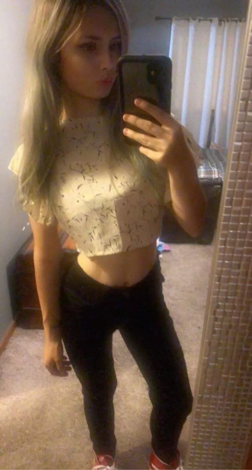 F 25 mom of two boys ❤️ posted by LoveApprehensive7290