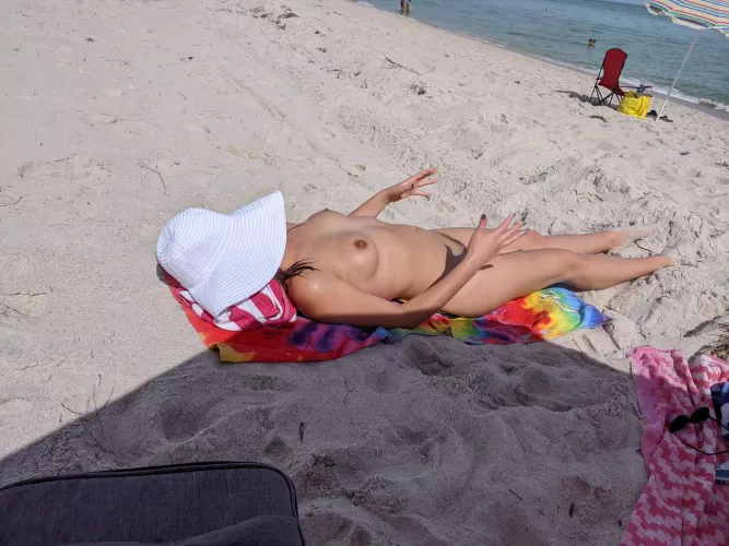 [F] 26, 154, 5'7 sunlight needed please 🥺 by NudiesfromPA