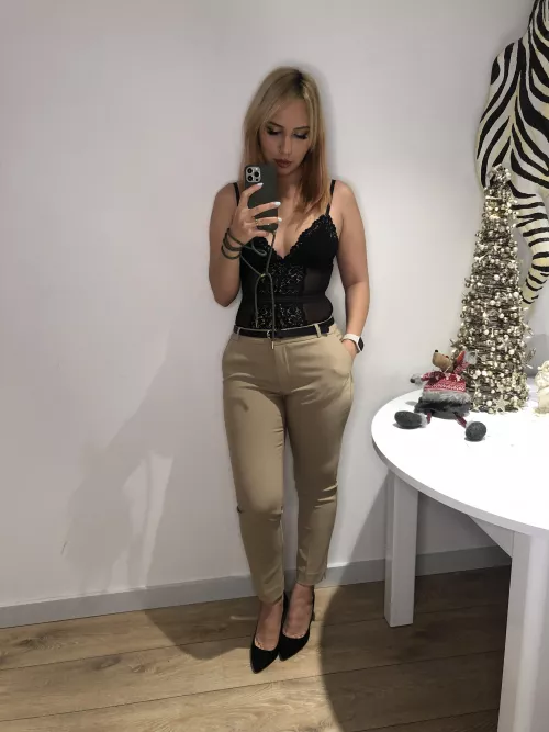 [F] 32 my husband doesn’t have to know how slutty I am… you up for fun ? by yogsheee