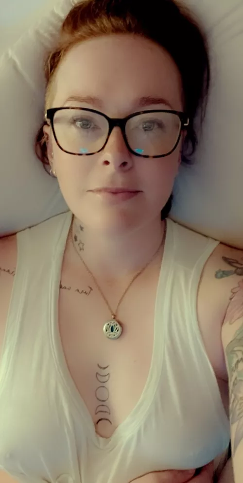 [F] 40 - who wants to help cuddle this headache away? by star_ginger_