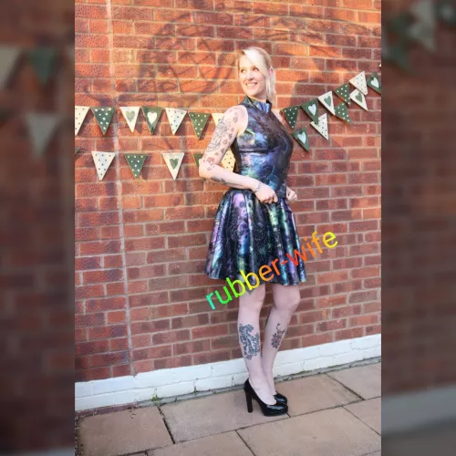 [f] 5'10 without the heels with tattoos and a latex dress, do I belong here? by rubber-wife