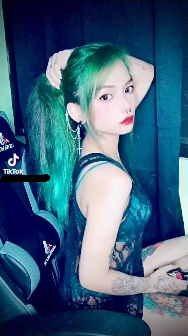 (f) bakit pag walang picture di nyo pinapansin 💔 haha lf kwentuhan as a friend 🤪 you must like tattoos, adventure, music, and me. 😂 8months post partum, been struggling to find a way to relax puro nalang stressssss posted by fee016