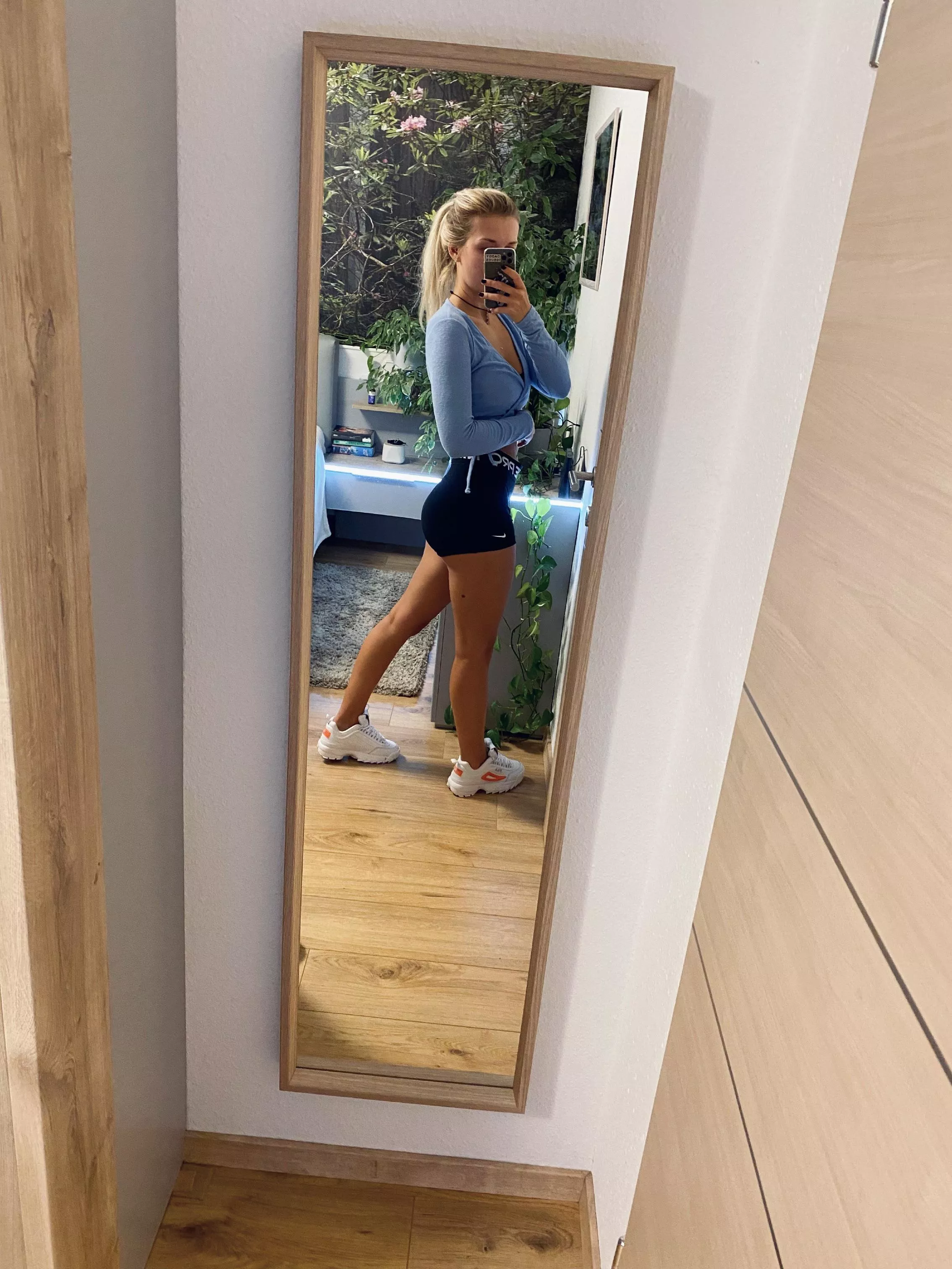 [f] do you like booty? 🥰🤭 posted by miss_elena_