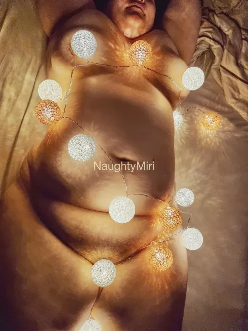 (F) Glow in the dark, every body part is a work of art 🎨🖌✨ by NaughtyMiri