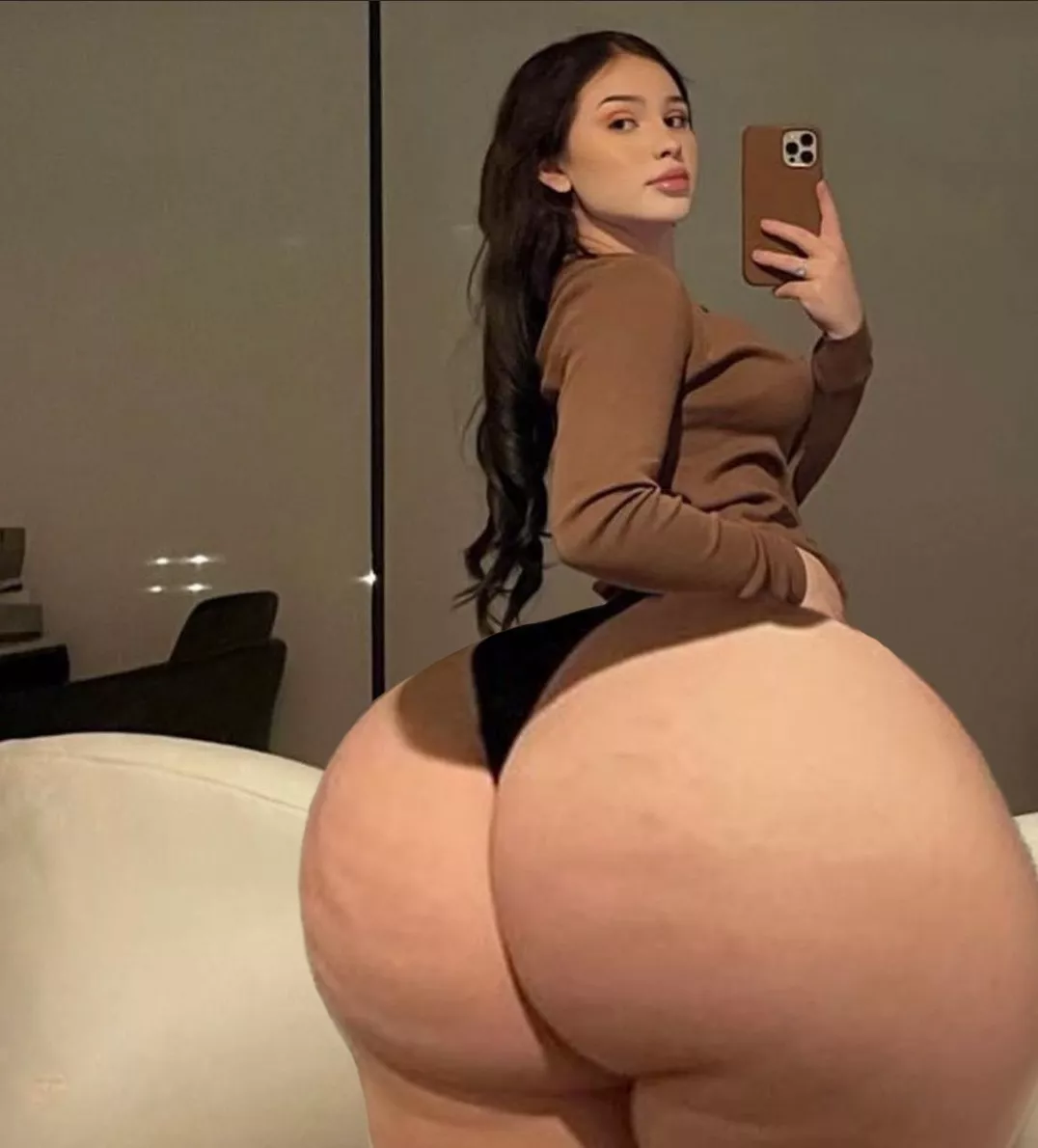 [F] goes straight to the thighs I guess posted by sickerthickener