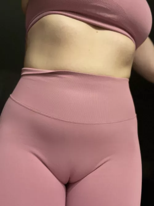 (F) gym hunger by whoiskateh