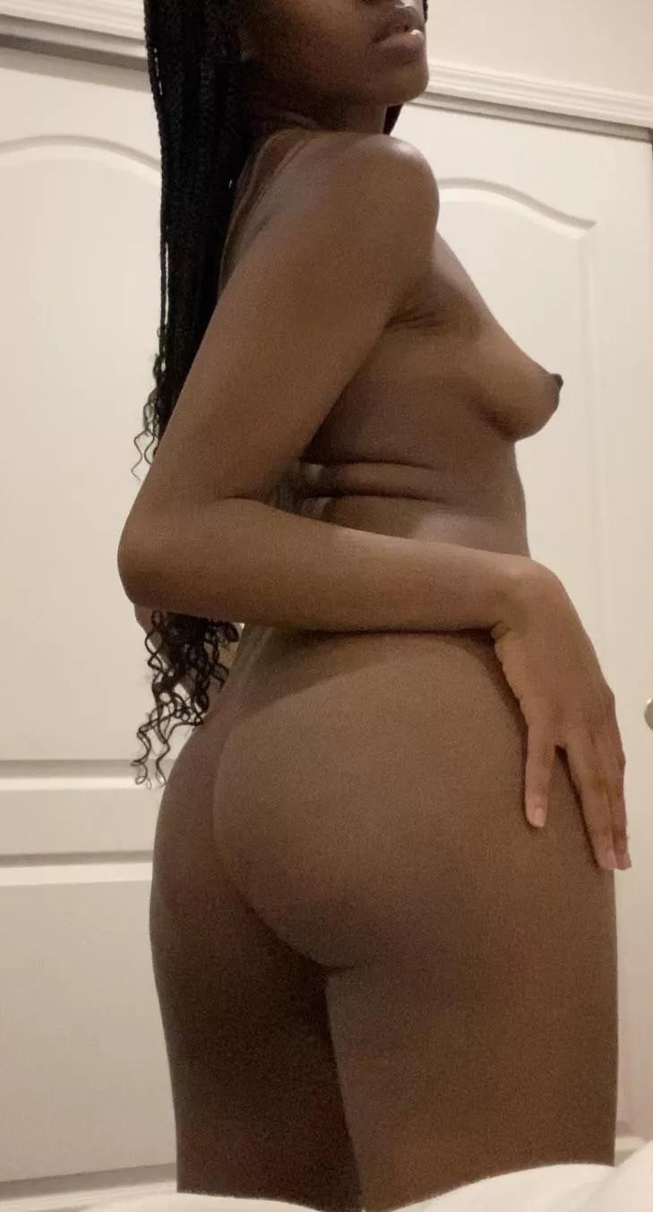 [f] Hey ☺️ posted by shewritessex_