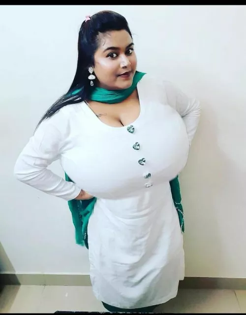 [F] Hyperbusty Hindi Babe by magikbytes