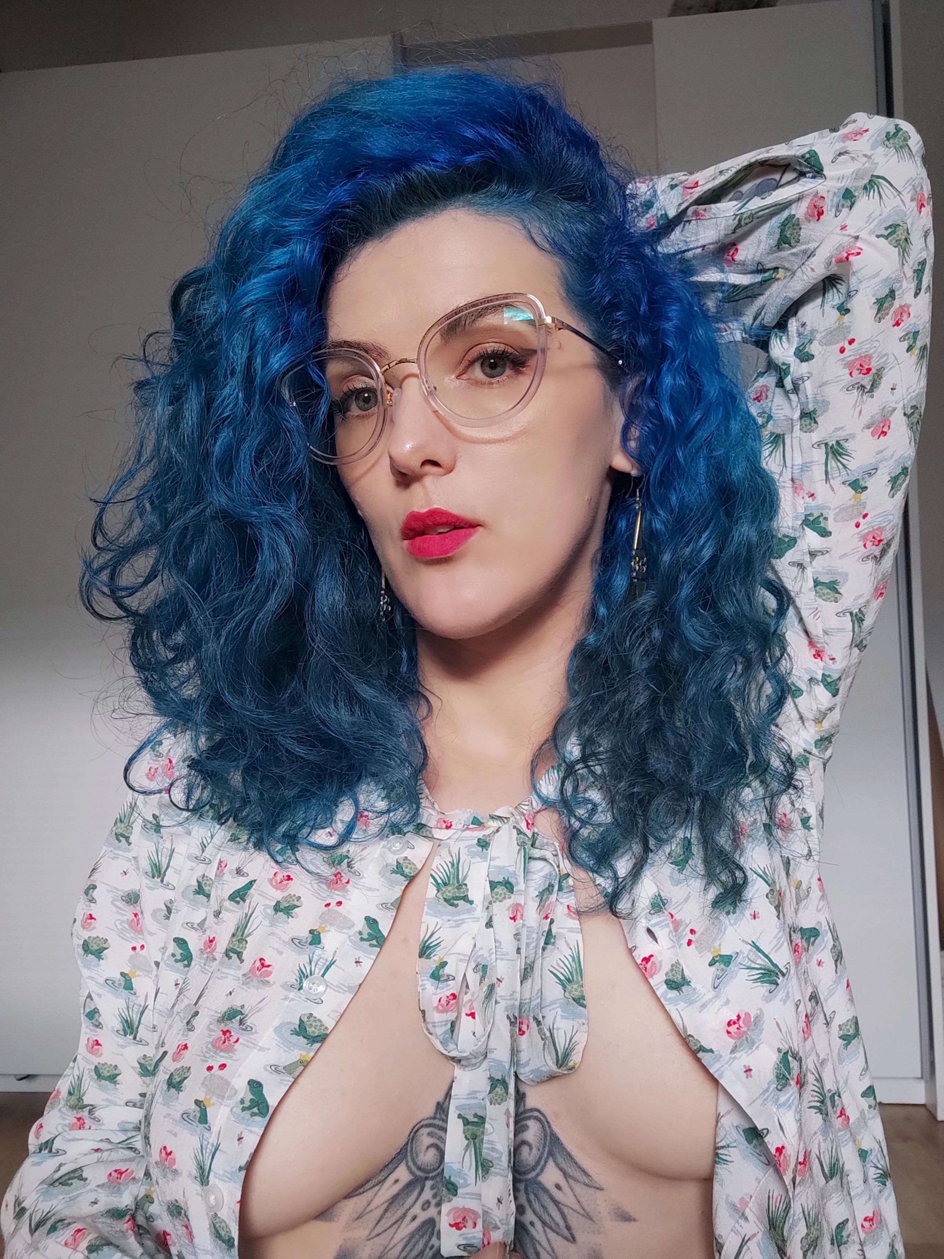 [F] I hope you like frogs 🐸 posted by Haelle