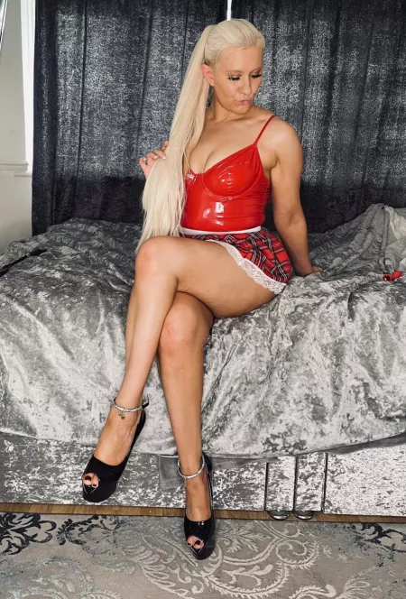 [f] I make the rules and I break the rules by sparkly-and-savage