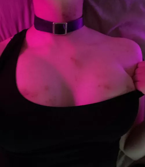 (f) I think my skin looks so pretty like this 🎀 by Sleepless-dreams