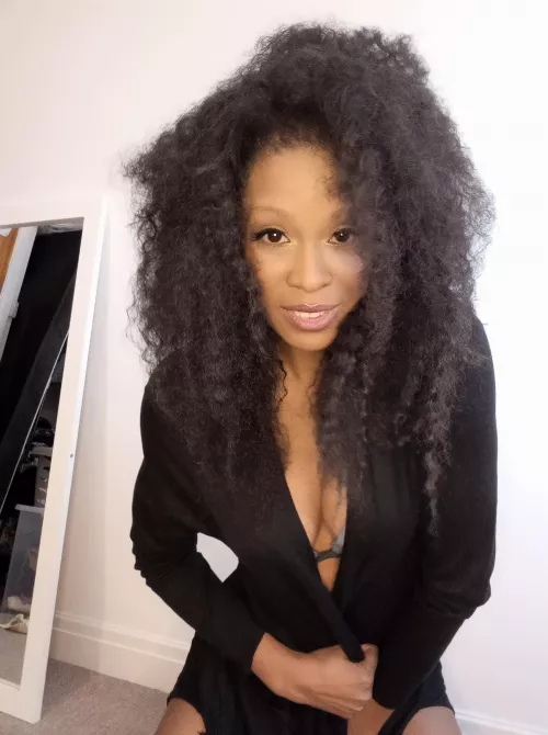 [f] if you get a little closer can you see my freckles?.. by Lottie_jones