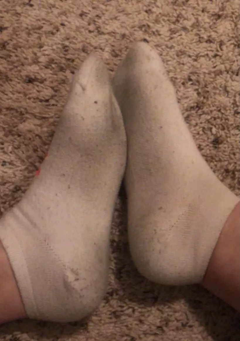 [F] I’m new to the community, do my socks need to be dirtier?😘 posted by stealmysole