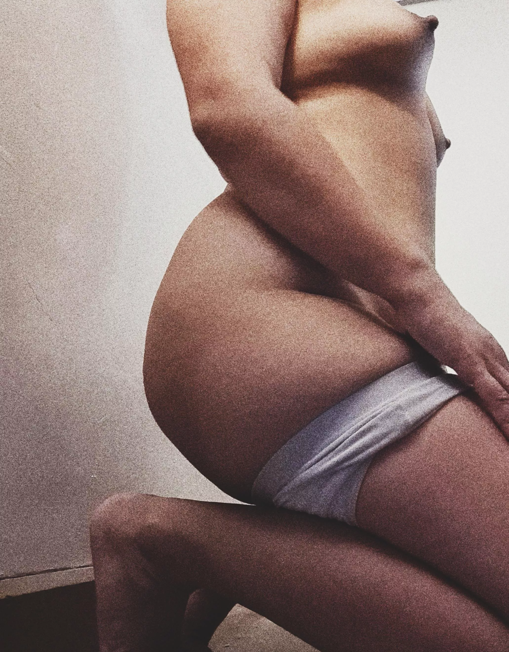 [F] I'm not that fat am I? 🥺 Would you still want me? 👉👈 posted by playwithusPH