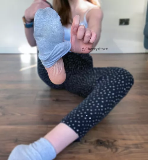 (F) It’s a shame your not watching me pull these off by Cherrytitsxx