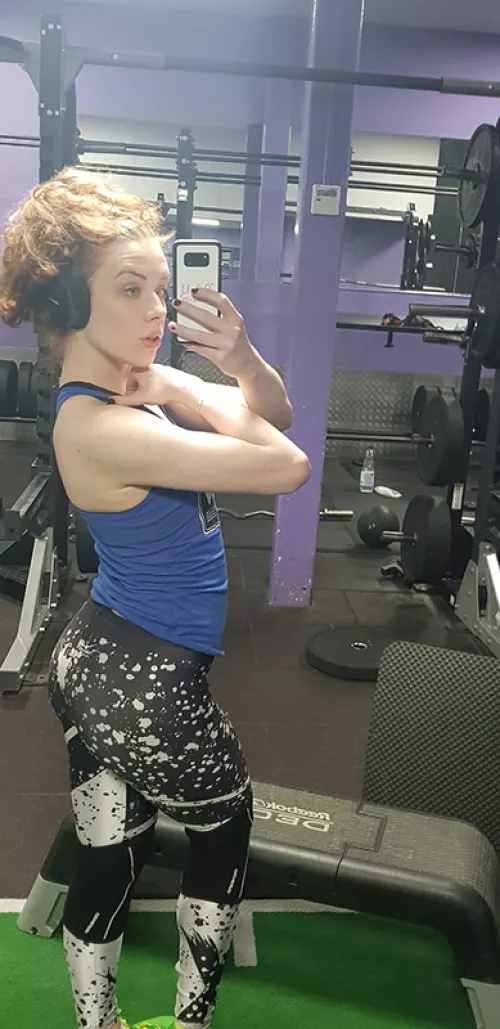 [F] Its leg day! by Best_Turnip