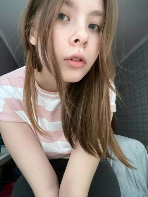 [F] just wanted to say hello by littlemirta