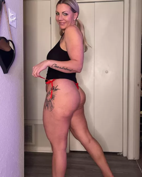 (F) last photo I posted they said I had no cellulite…. How is that possible? by whoiskateh