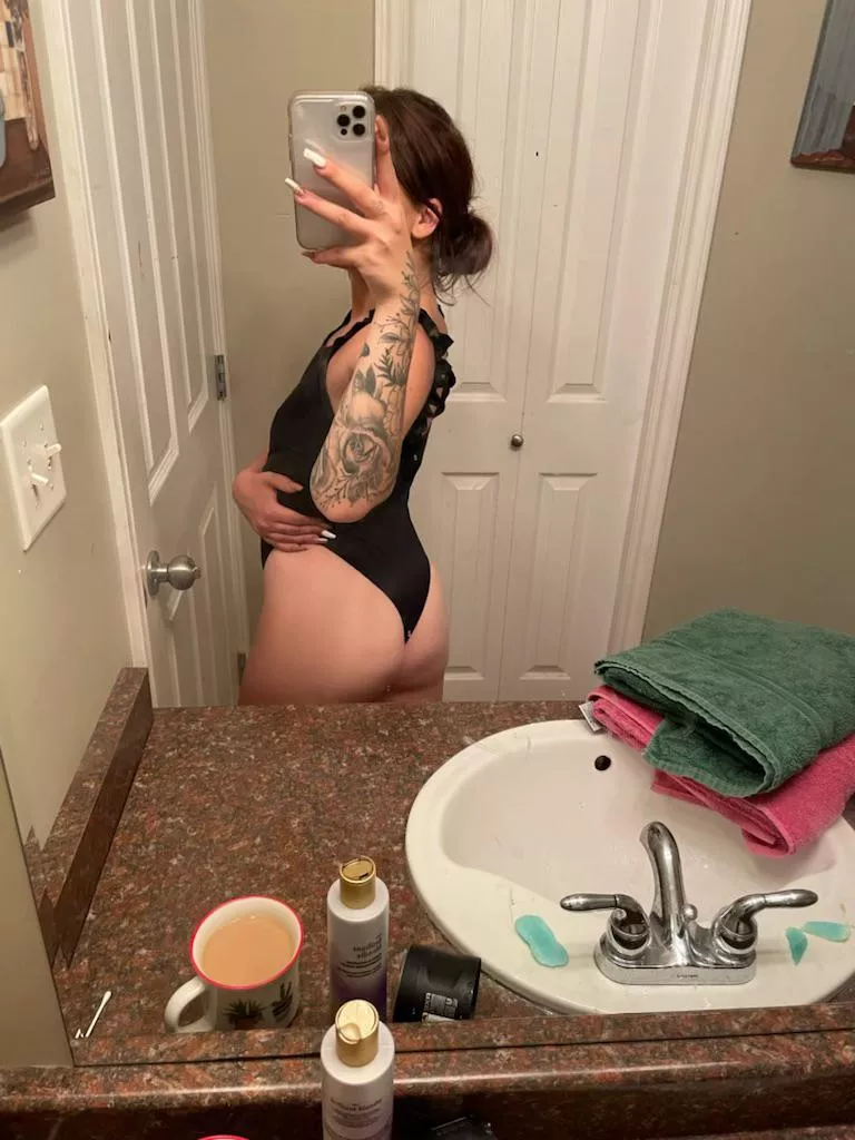 [f] looking for a bull to use me an fill me up😈 posted by Badkay17