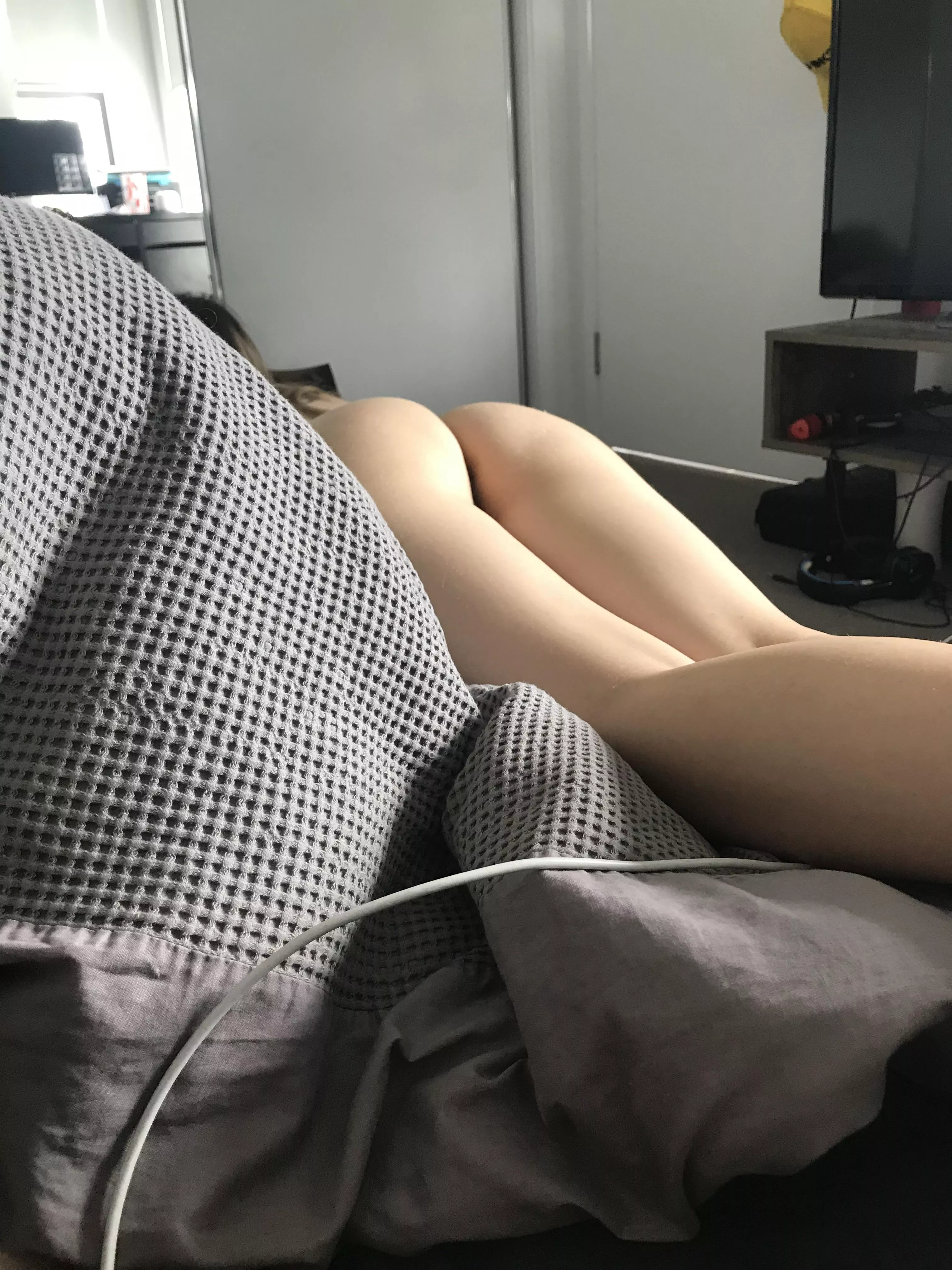 [F] Peek-a-boo 😈 posted by cinnamonssecret