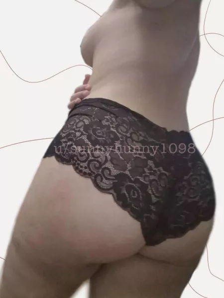 (f) Probably too curvy for your liking 🤔 by sunnyhunny1098