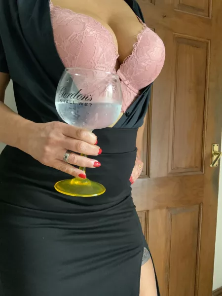 (F) Shall we ? It be rude not to ❤️💋💋 by Kimberlyhose