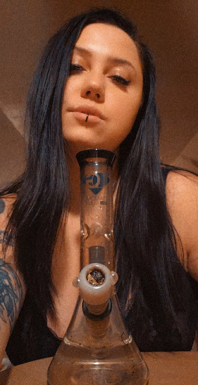 [f] Smoke with me then what? posted by crazycometgirl