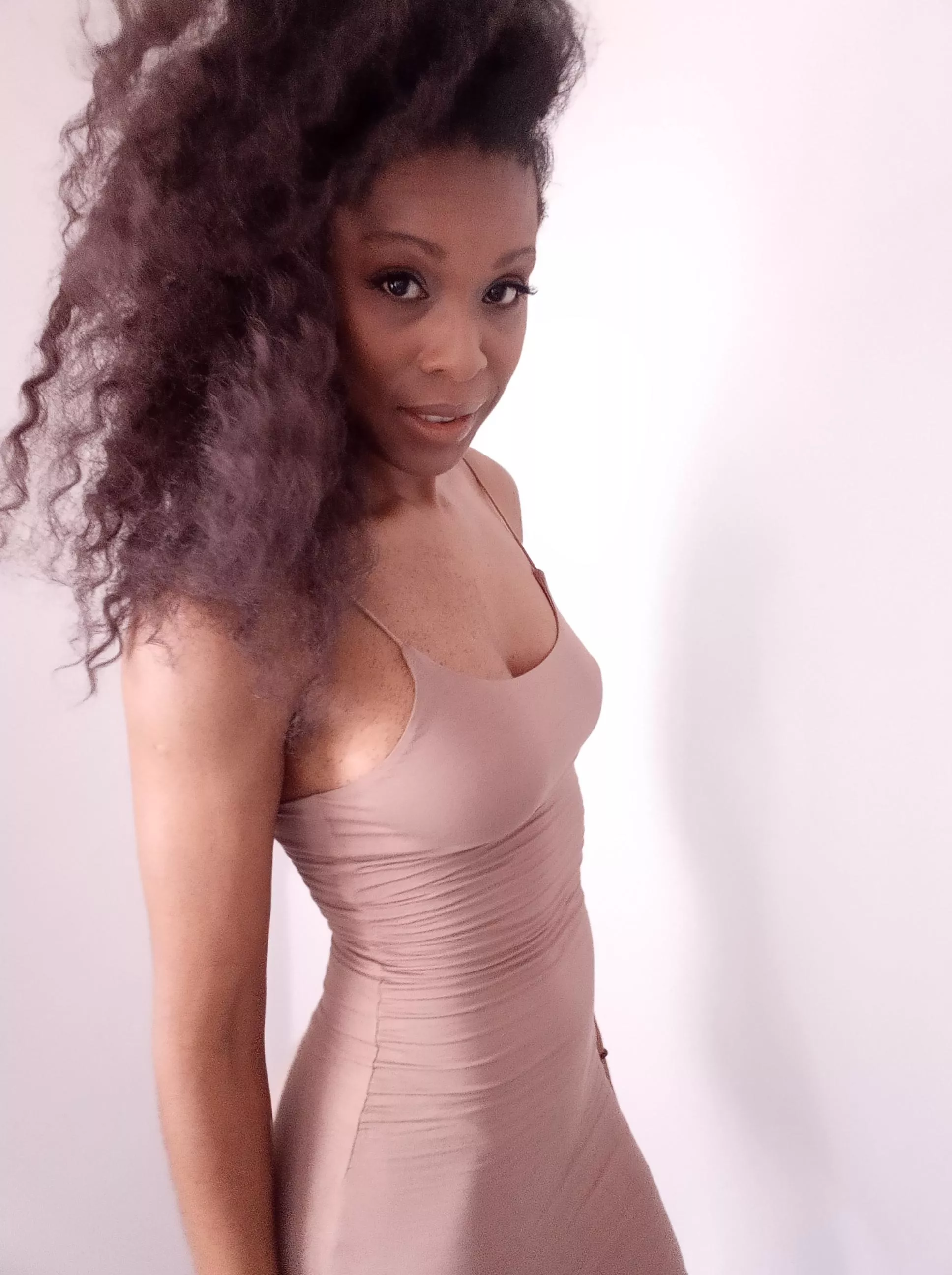 [f] Tall and slim.. I hope this is ok for you?... posted by Lottie_jones