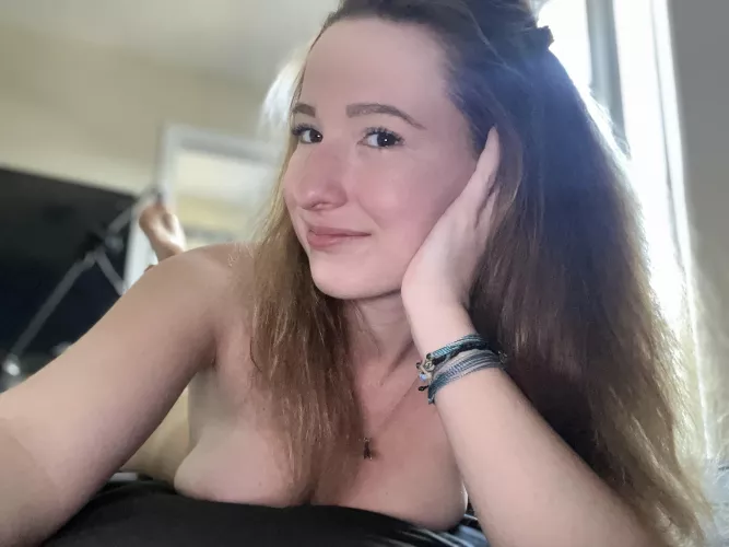 [F] Whats Up? ☀️ by KriseaMarina