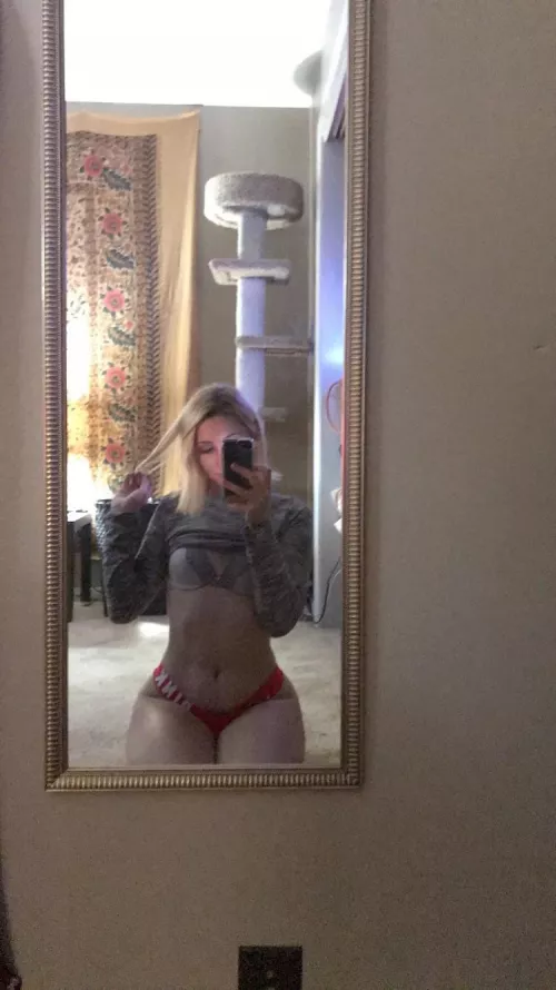 (F) Would you be interested in seeing more of my body? Newbie btw by camocantsee