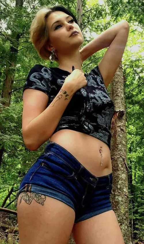 F20. Am I BBC-worthy?🥺 by HoodedWriter