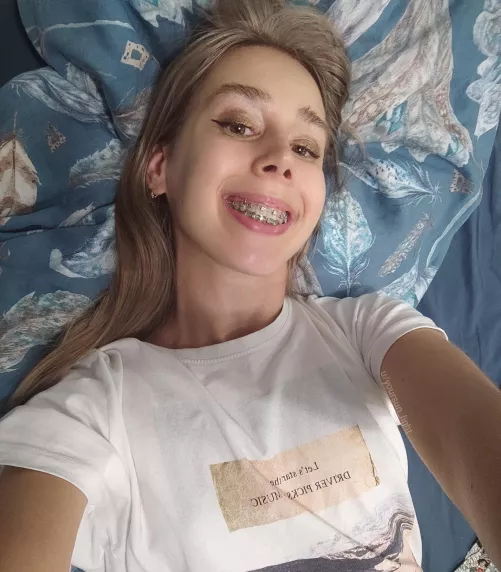 F22 I rarely do makeup.Should I do it more often? by yoursun_light