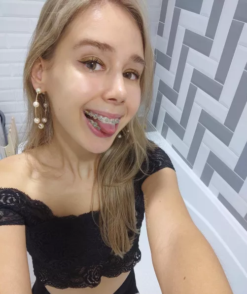 F22 Just a selfie in the bathroom :-) by yoursun_light