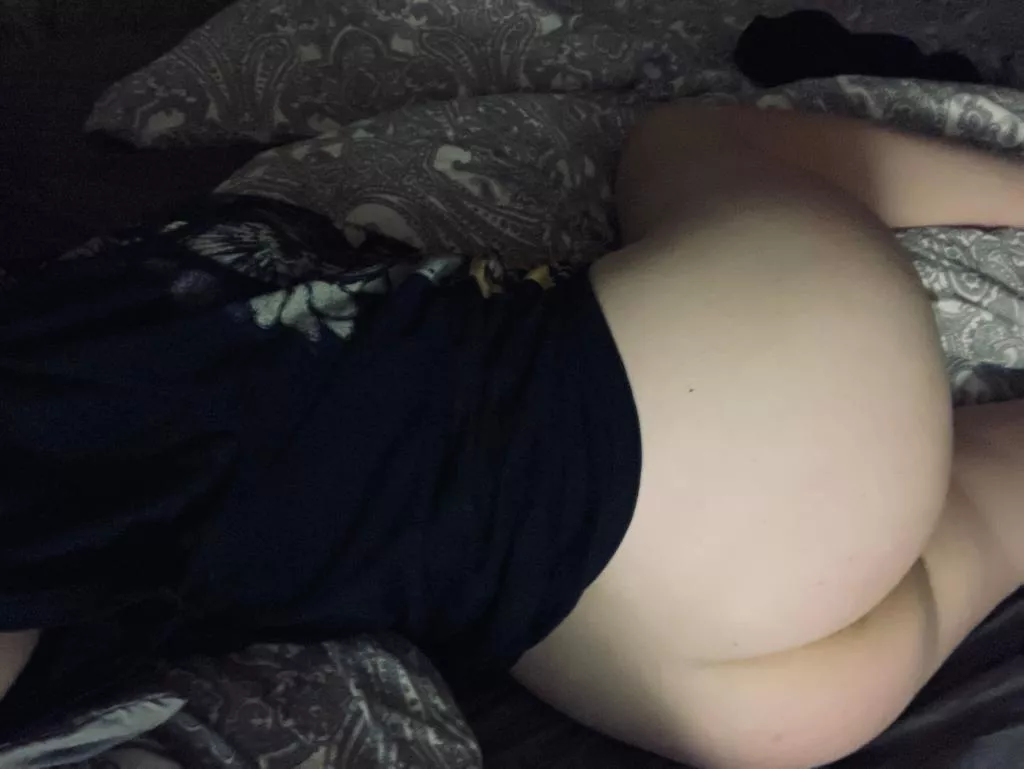 [F]24 What comes to your mind when you see this? 🍆💦 posted by Athaal