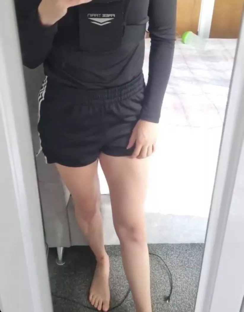 F26 heading out for a nice wet run in the rain x posted by littlepixie26