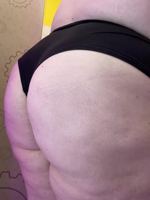 F/27 give me your honest opinion 🍑 by averagejoeswife