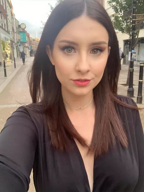 [F27] I love walking down the street like this by bbby84