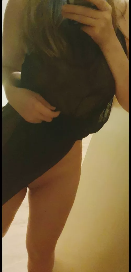 (F29) What would u do to me if you would walk in on me like this🤭? by IRDutchCouple69