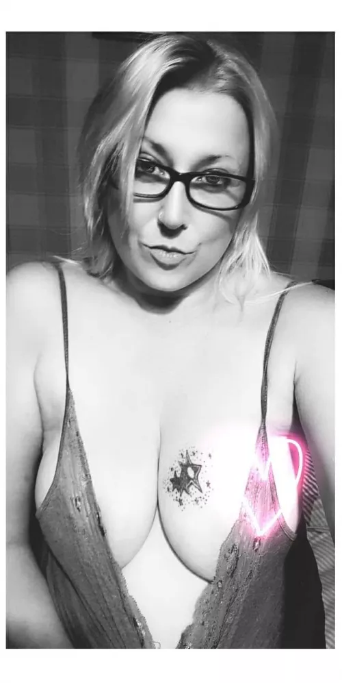 F30 uk bi mummy are we feeling the glasses? by bitilwedie