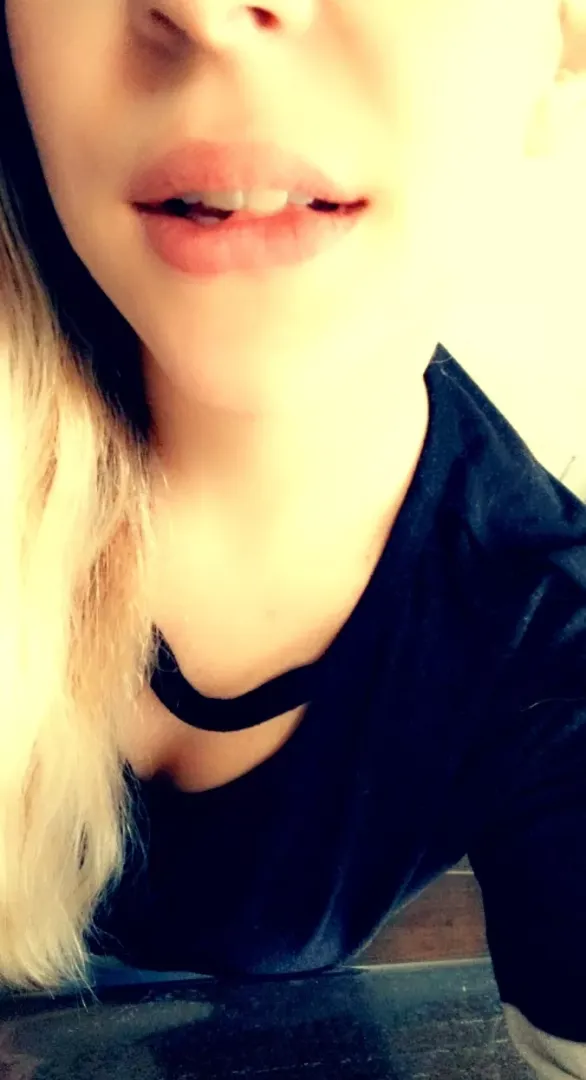 F33 💋 posted by BlueEyedDoe