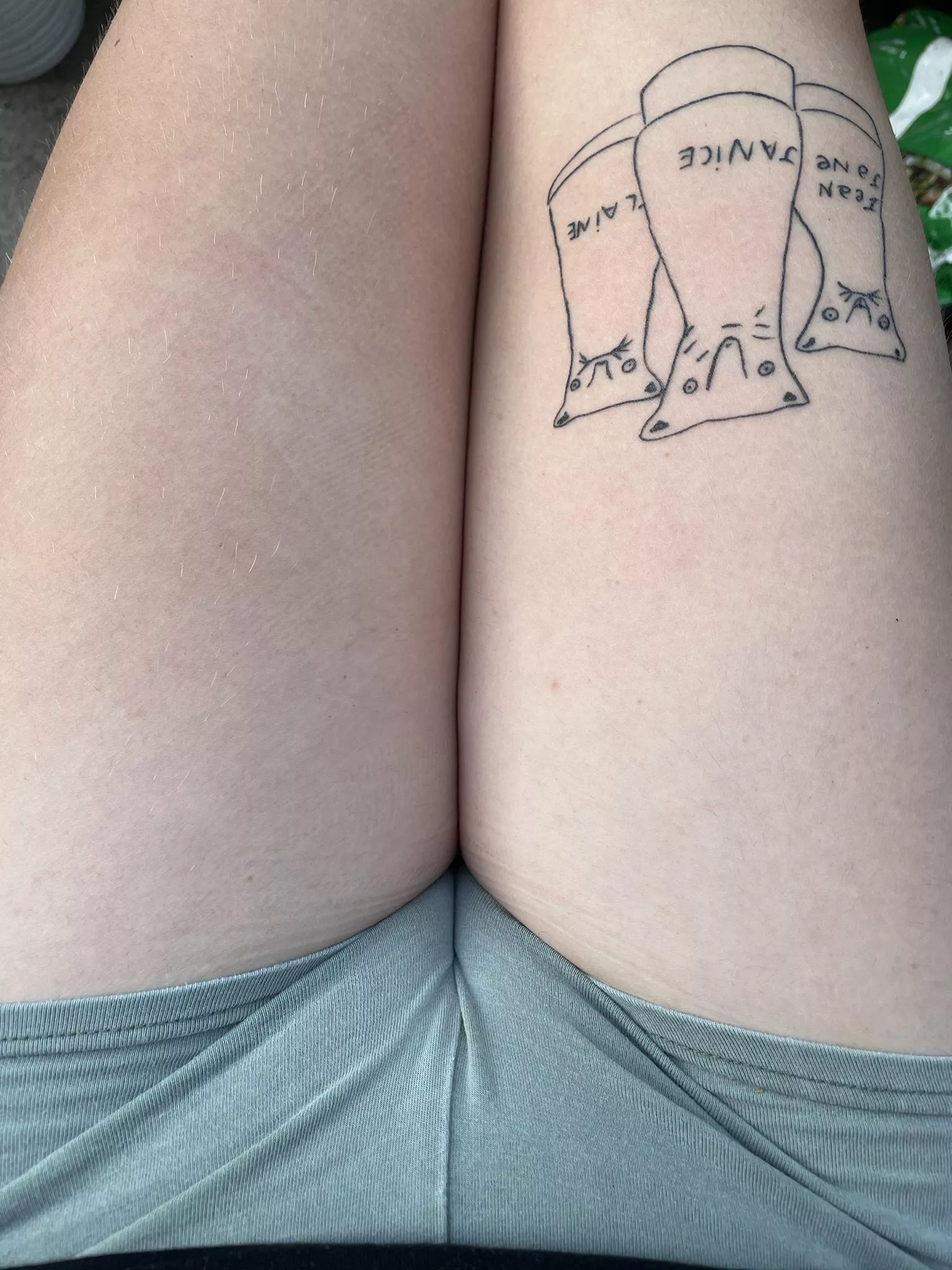 (F)33 🐫 posted by Mickey_Dobbs