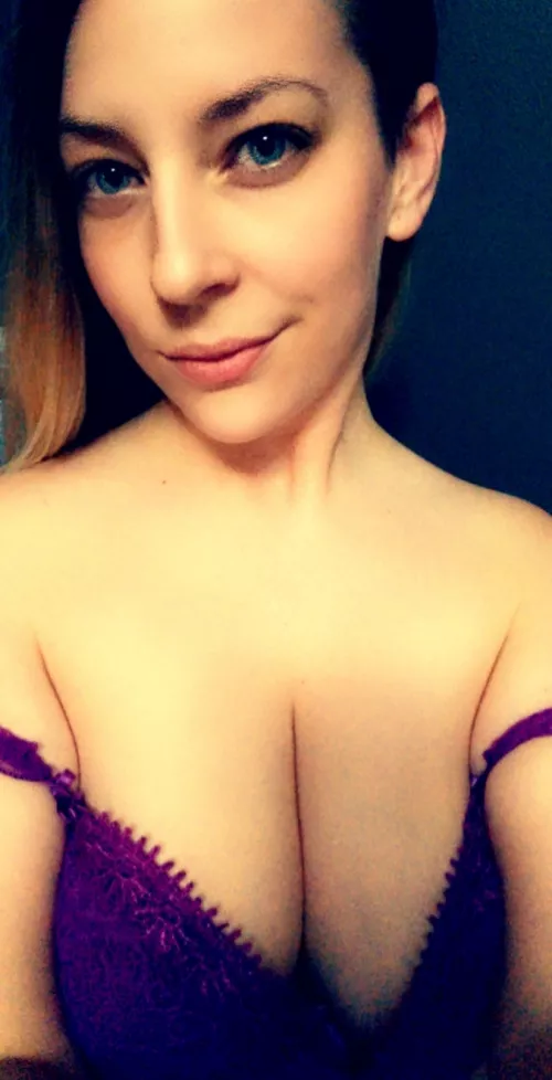 F33 purple 💜 by BlueEyedDoe