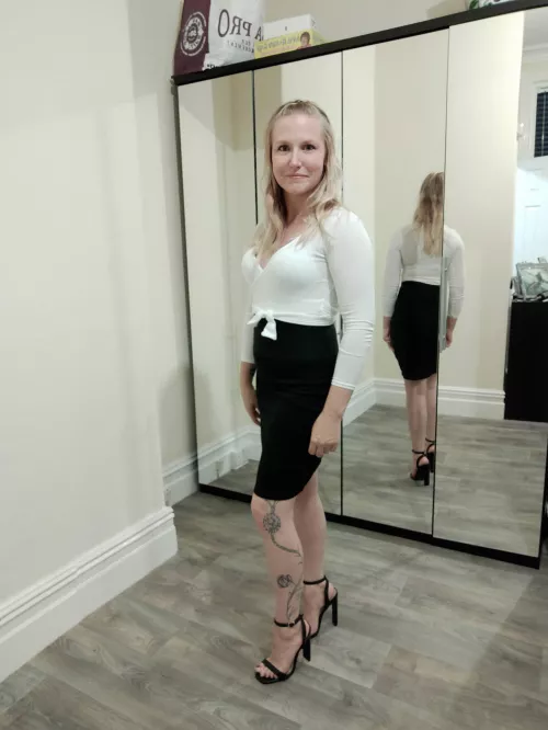 F35 Do I get a hi/hello with clothes on x by Devilishpixie86