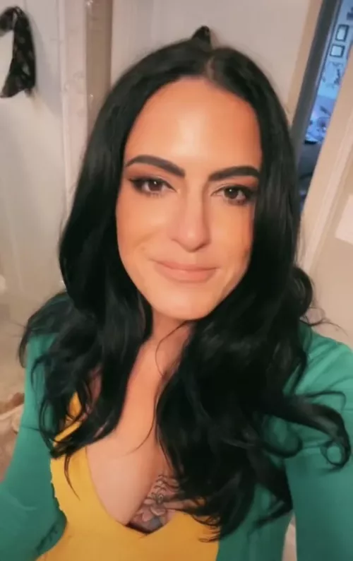 (F40) what do you think of me? by Christina_Rox