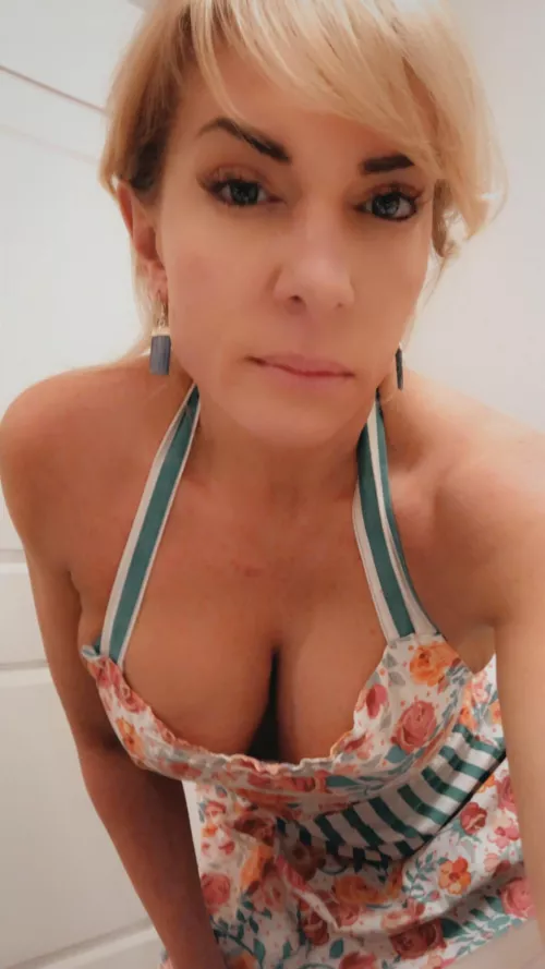 (F44) I have a secret. …Come a little closer I won’t hurt you. by DanicaChase