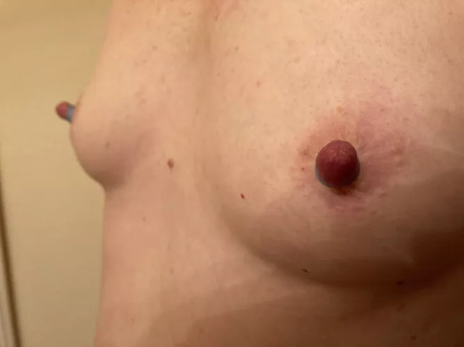 F(44) She likes her nipple bands… if you suck then just right she’ll cum😈Anyone want to try? by coupleNexpress