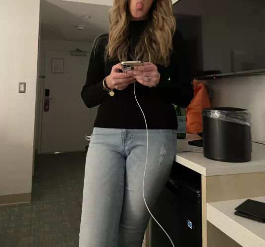 (F)48. Anyone else wake up horny by hotwife-milf